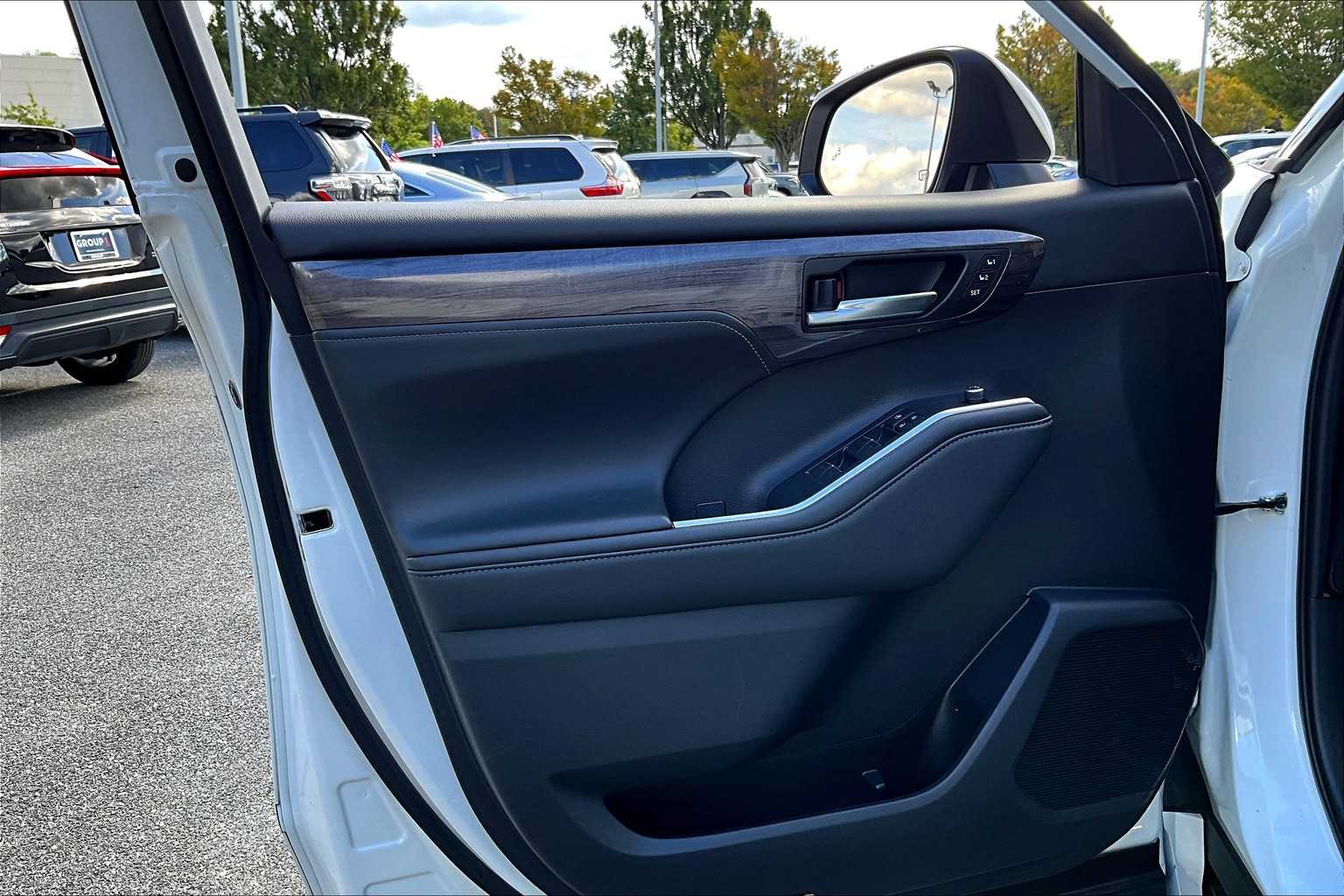 2021 Toyota Highlander Hybrid Limited photo 19