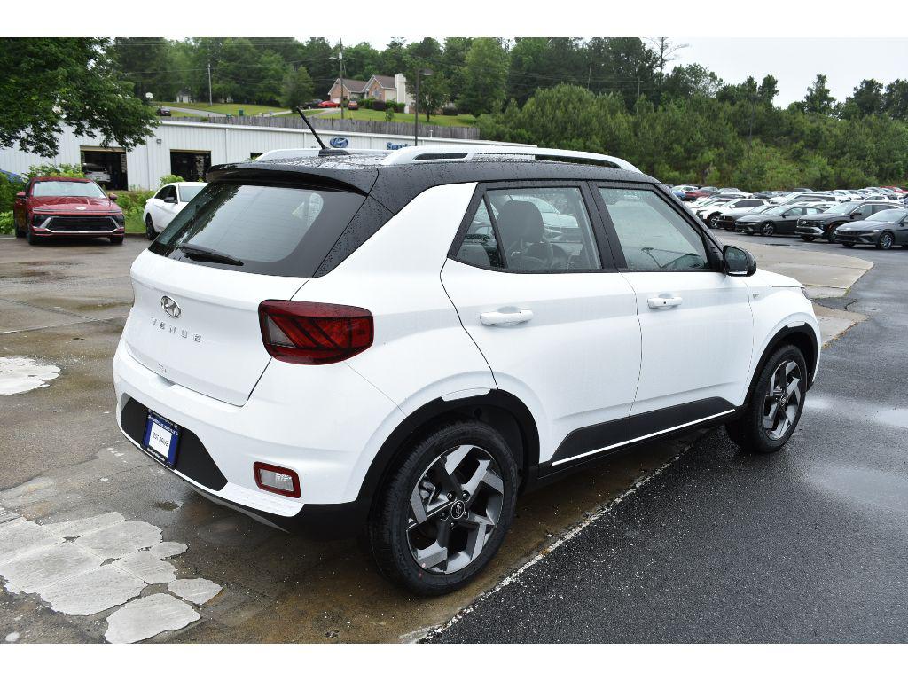 2025 Hyundai Venue SEL Limited photo 4