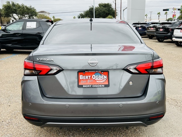 2024 Nissan Versa 1.6 S photo 3