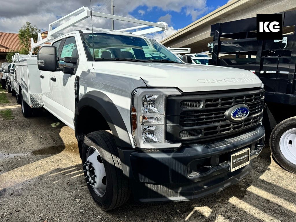 2024 Ford F-550 Super Duty Chassis Cab XL's photo