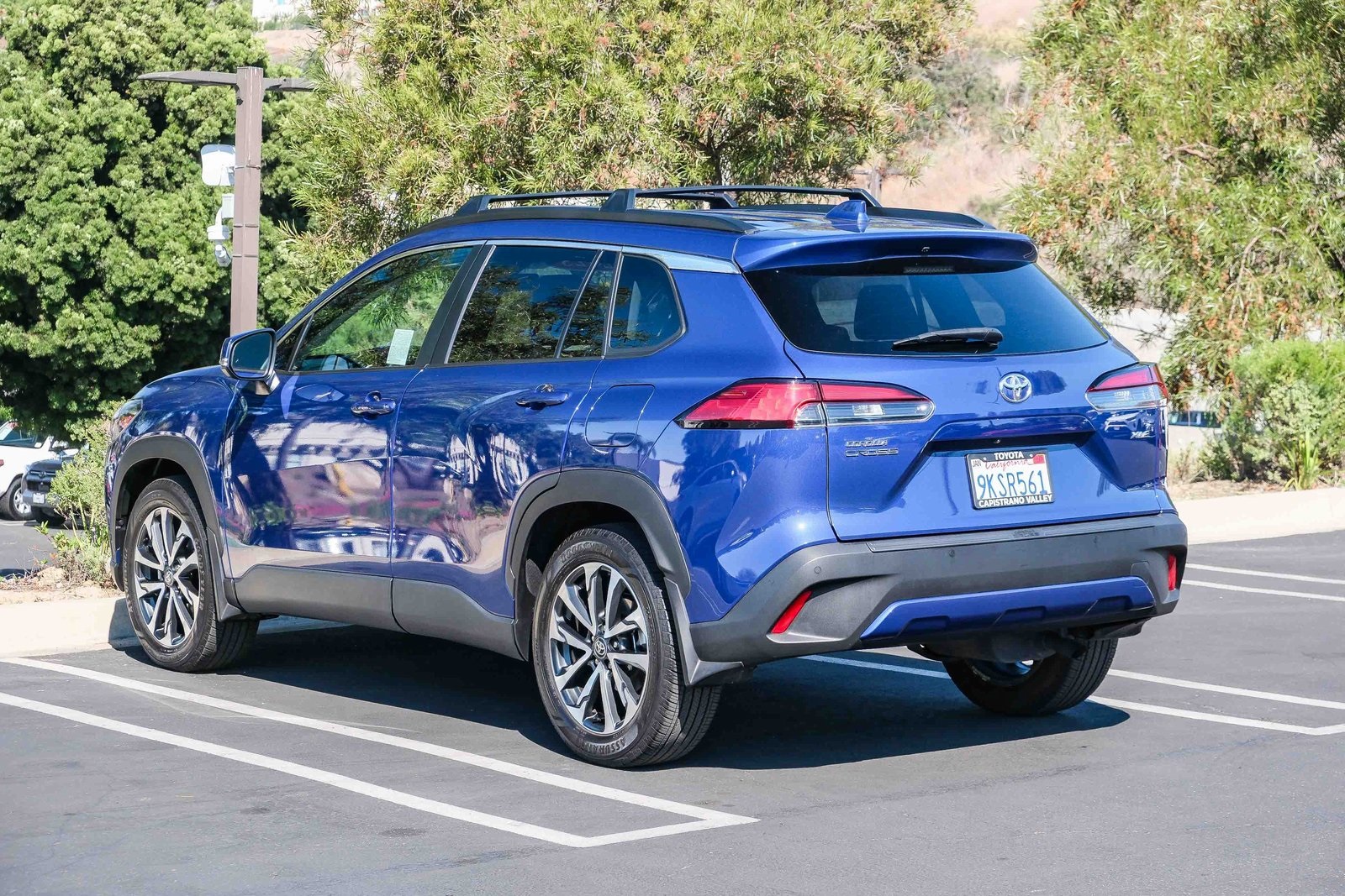 2023 Toyota Corolla Cross XLE photo 3