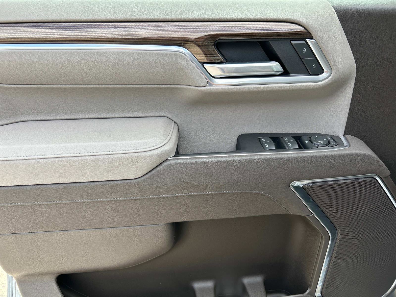 2025 Chevrolet Silverado 1500 LT photo 18