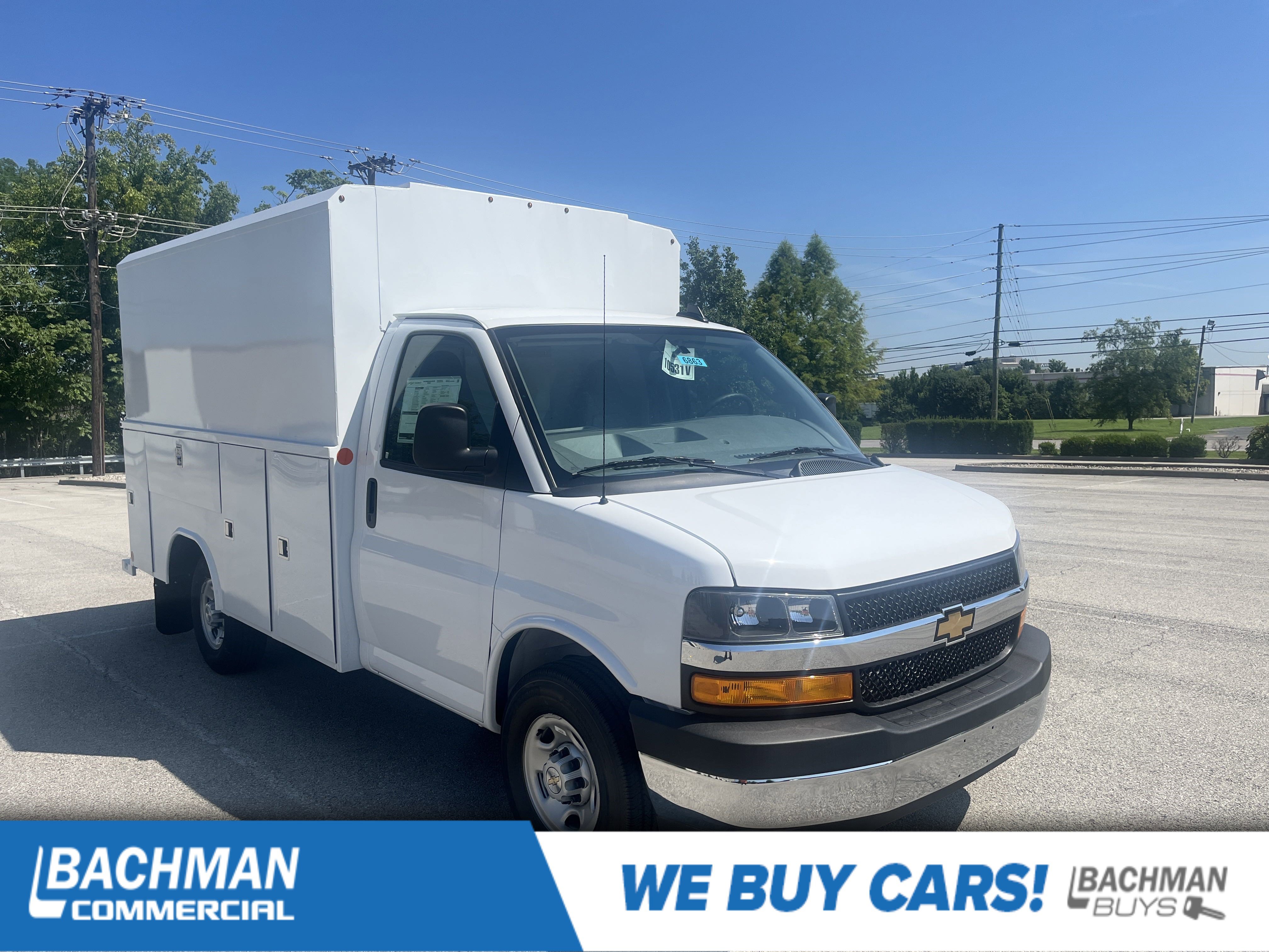 2025 Chevrolet Express Cutaway Base's photo