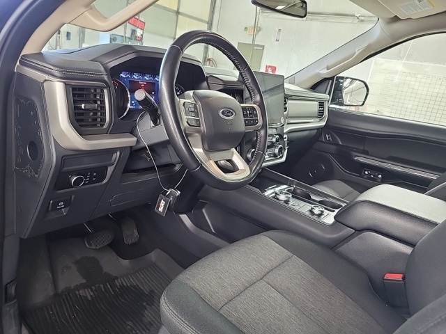 2024 Ford Expedition MAX XLT photo 2