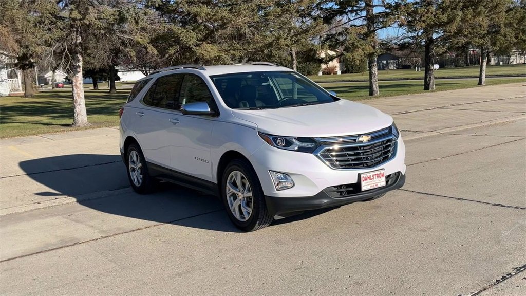Used 2021 Chevrolet Equinox Premier with VIN 3GNAXXEVXMS117152 for sale in Oslo, Minnesota