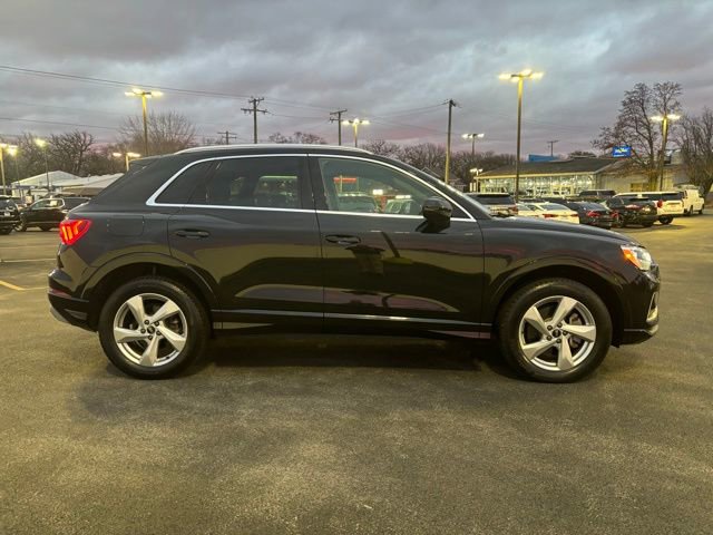 2022 Audi Q3 Premium 40 TFSI photo 4