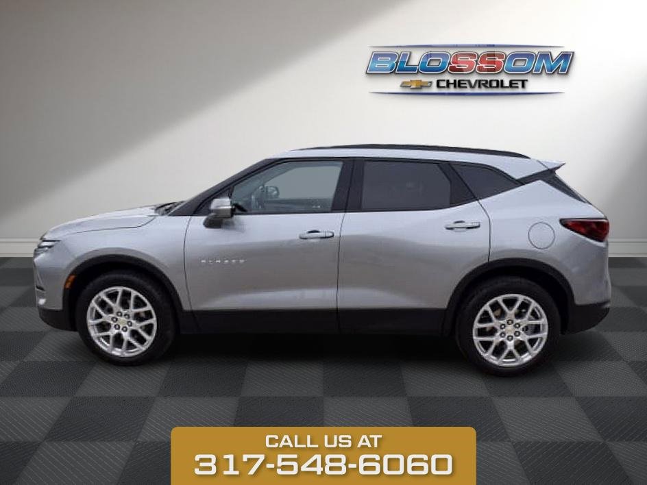 2023 Chevrolet Blazer 3LT photo 2