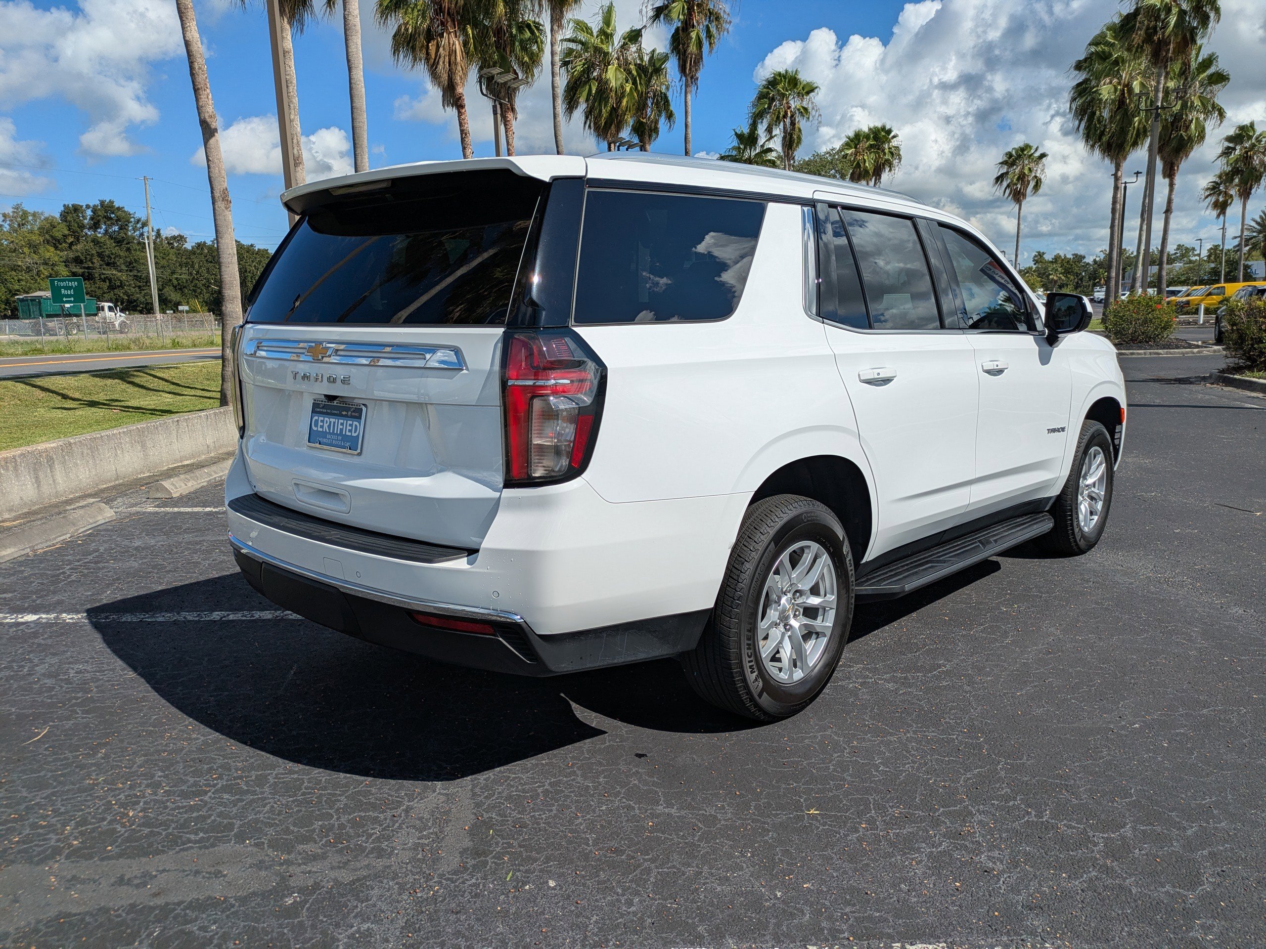 2023 Chevrolet Tahoe LS photo 3