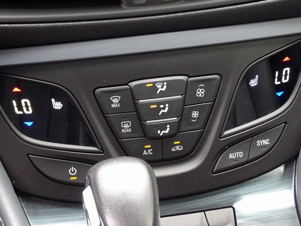 2019 Buick Envision Essence photo 23