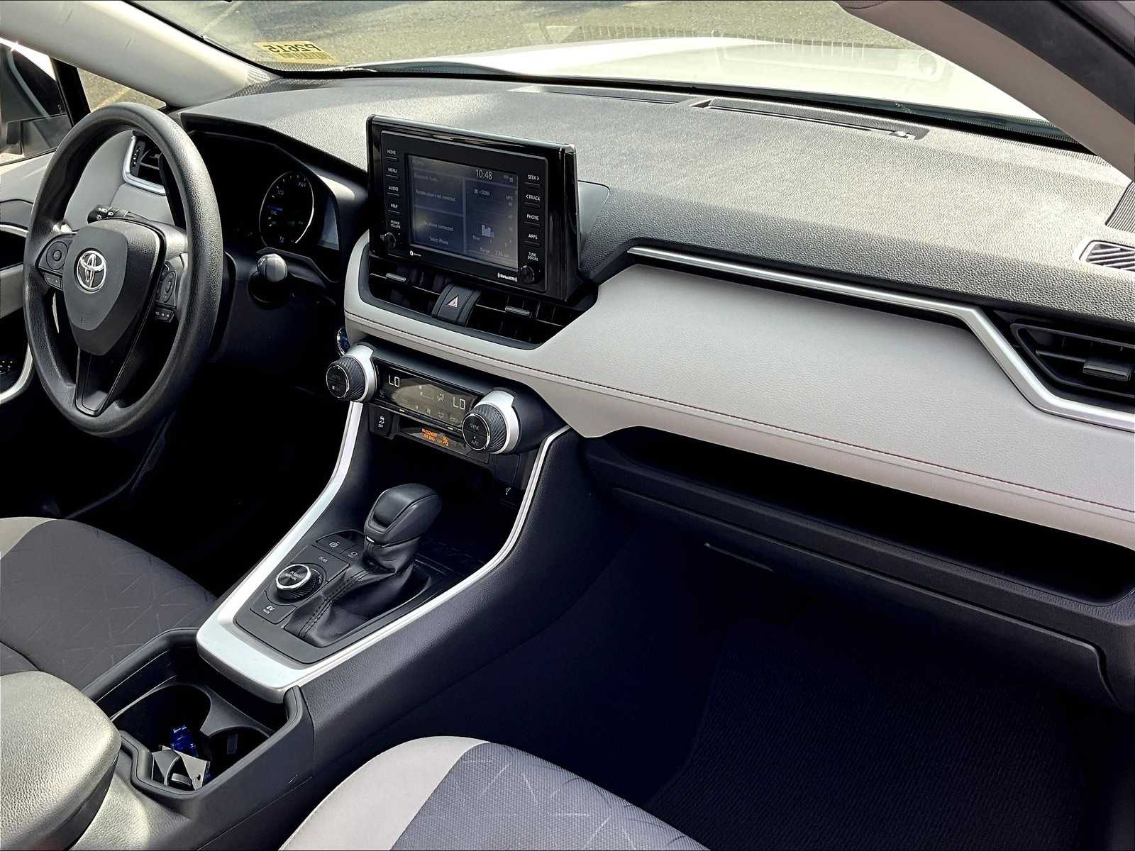 2021 Toyota RAV4 XLE photo 14