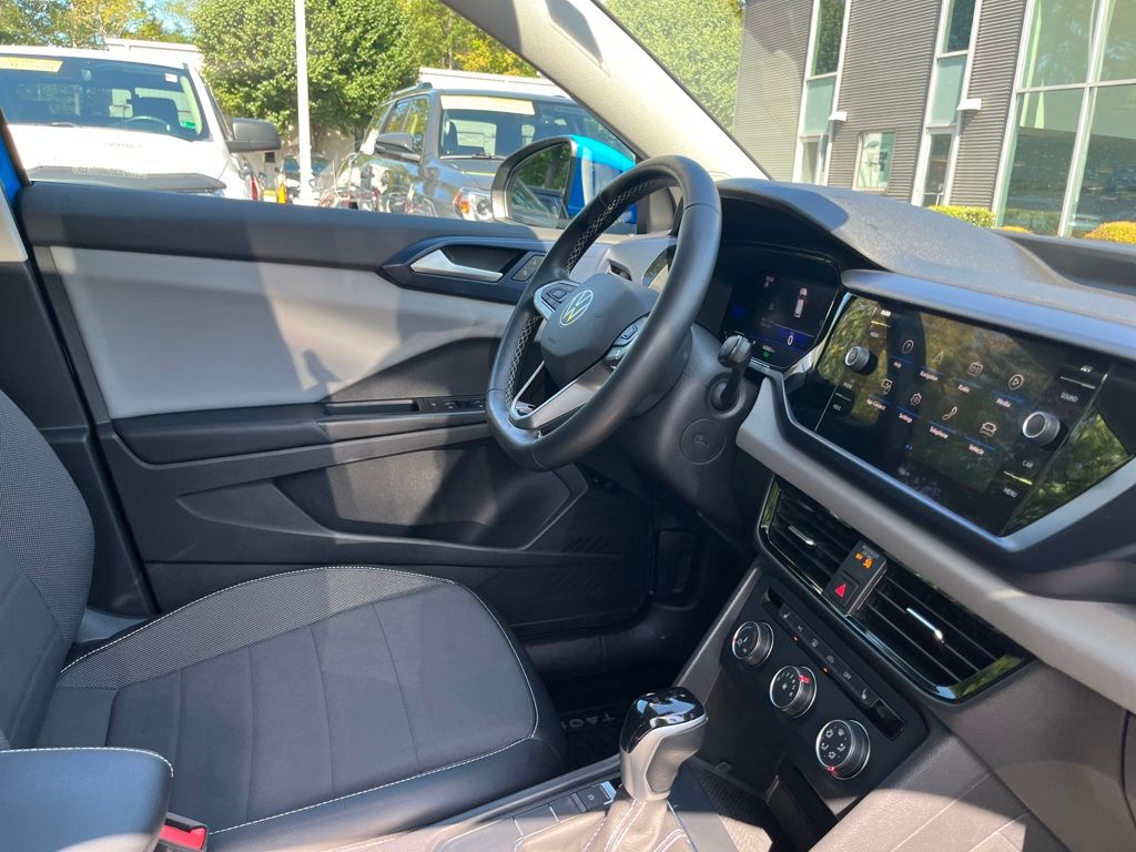 2022 Volkswagen Taos SE photo 28