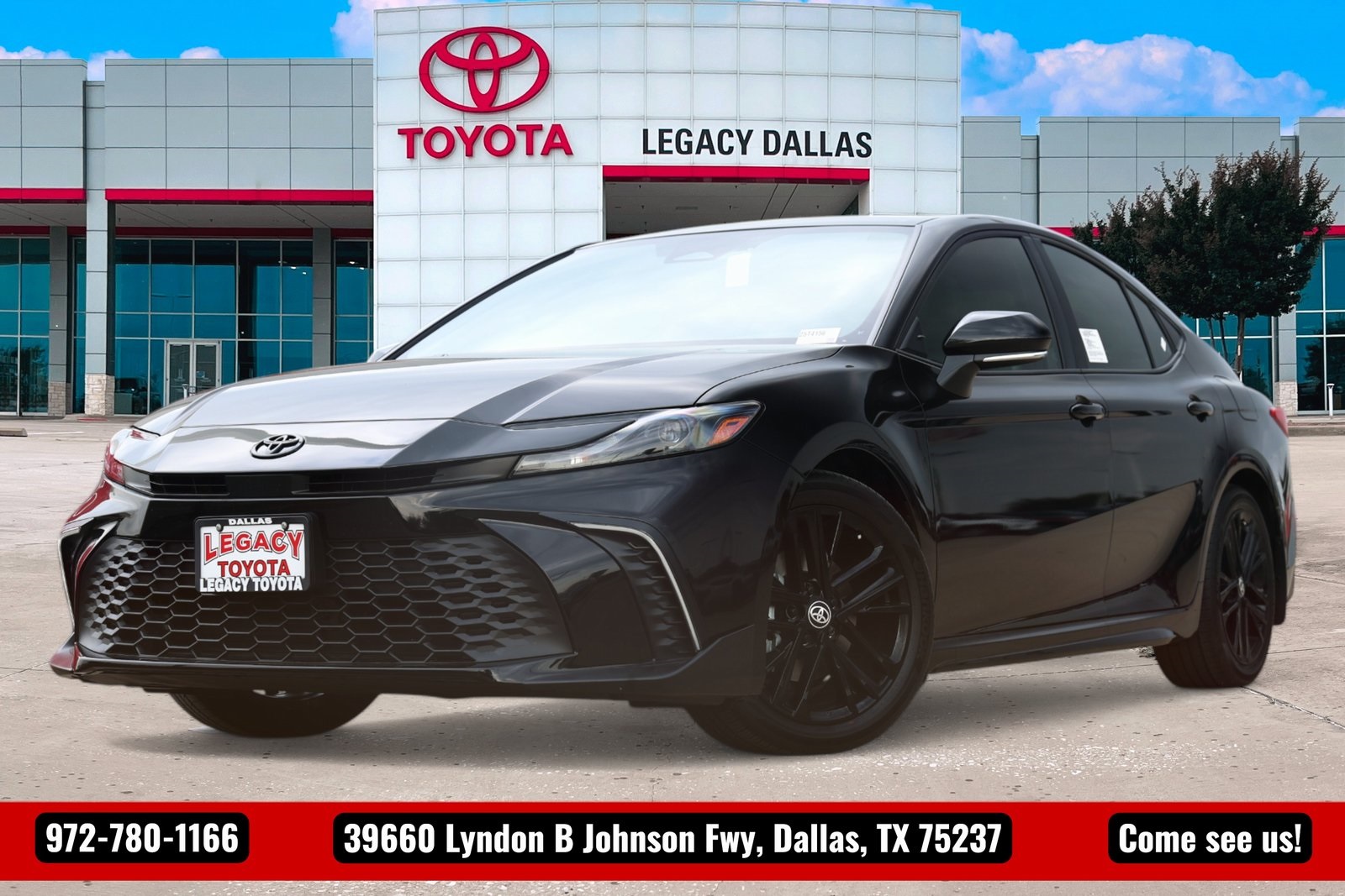 2026 Toyota Camry SE's photo