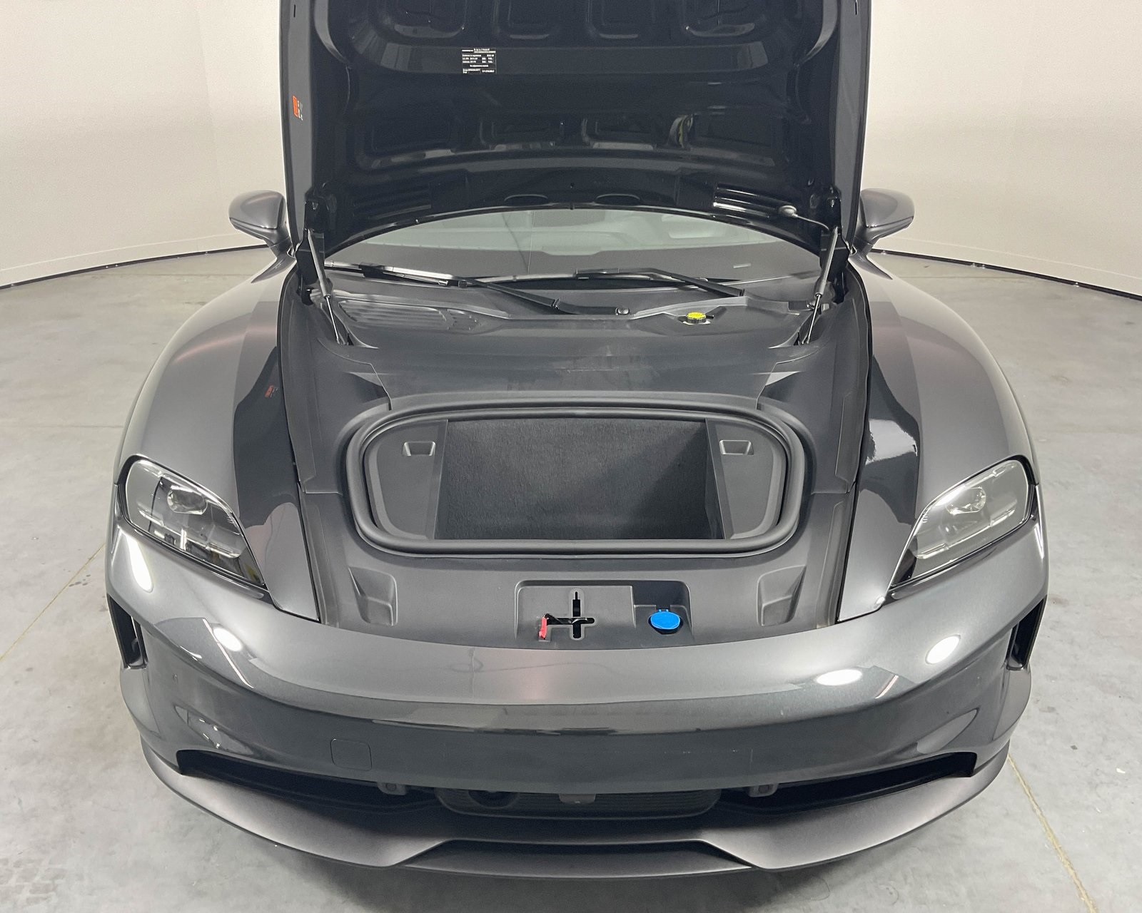2025 Porsche Taycan 4 photo 26