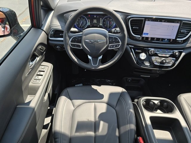2026 Chrysler Pacifica photo 3