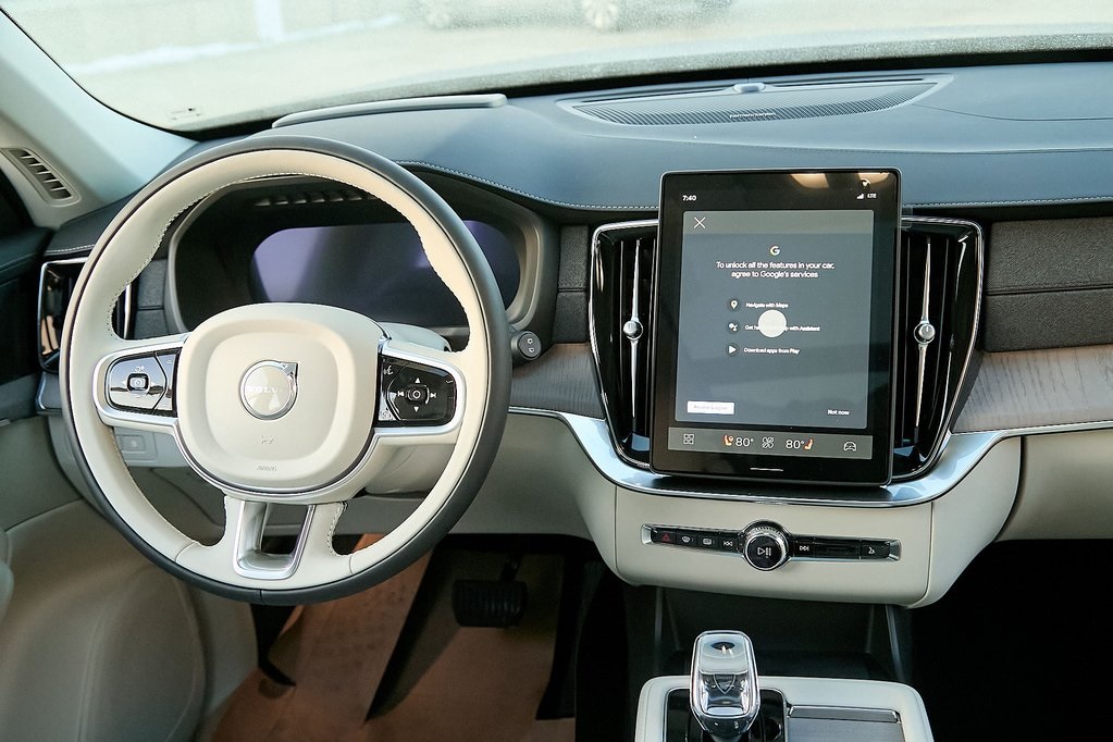 2026 VOLVO XC90 - Image 24