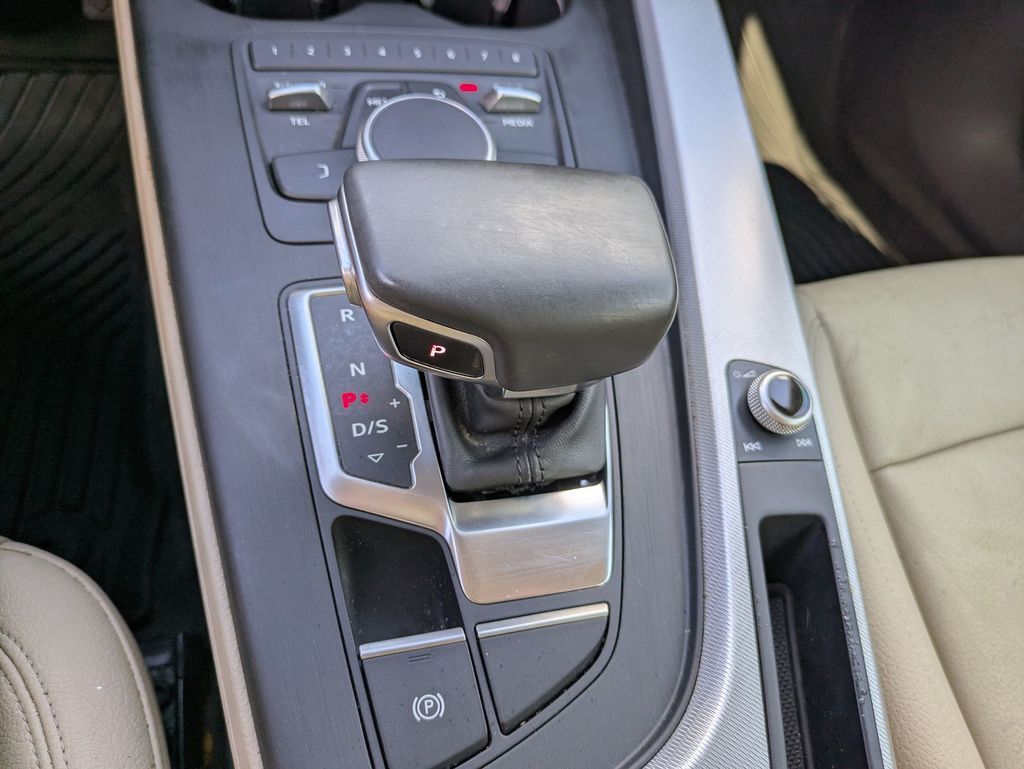 2017 Audi A4 2.0T Premium photo 18