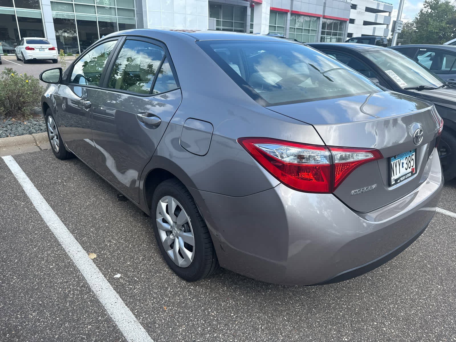 2016 Toyota Corolla LE photo 4