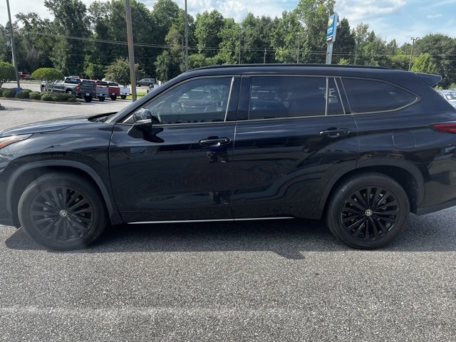 2023 Toyota Highlander L photo 4