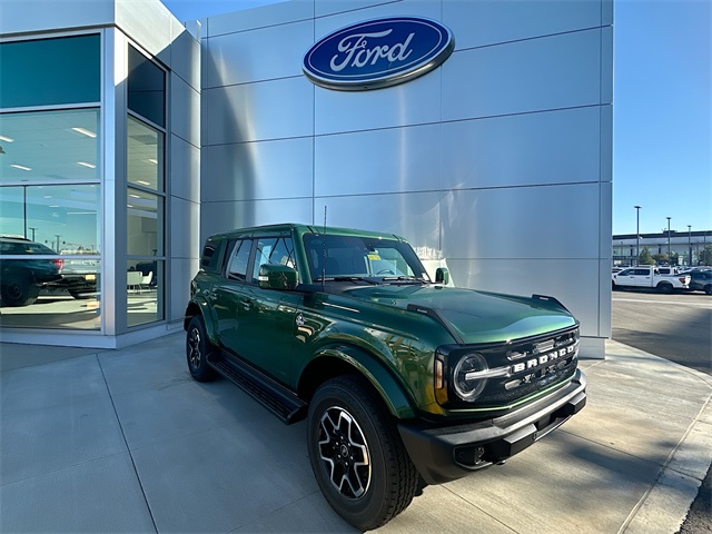 2025 Ford Bronco 4-Door Outer Banks's photo