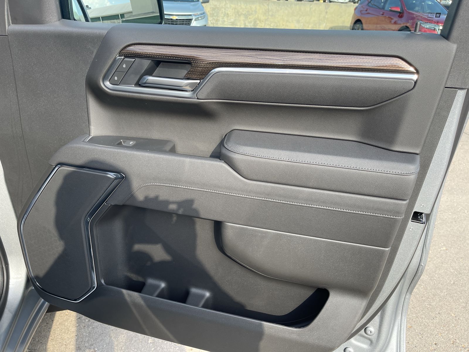 2025 Chevrolet Silverado 1500 LT photo 8