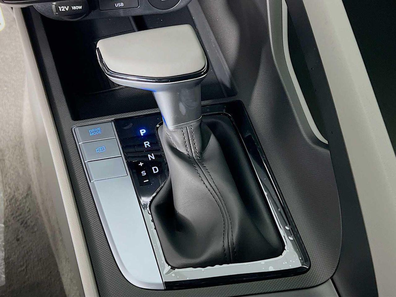 2025 Hyundai Elantra SEL Sport photo 11