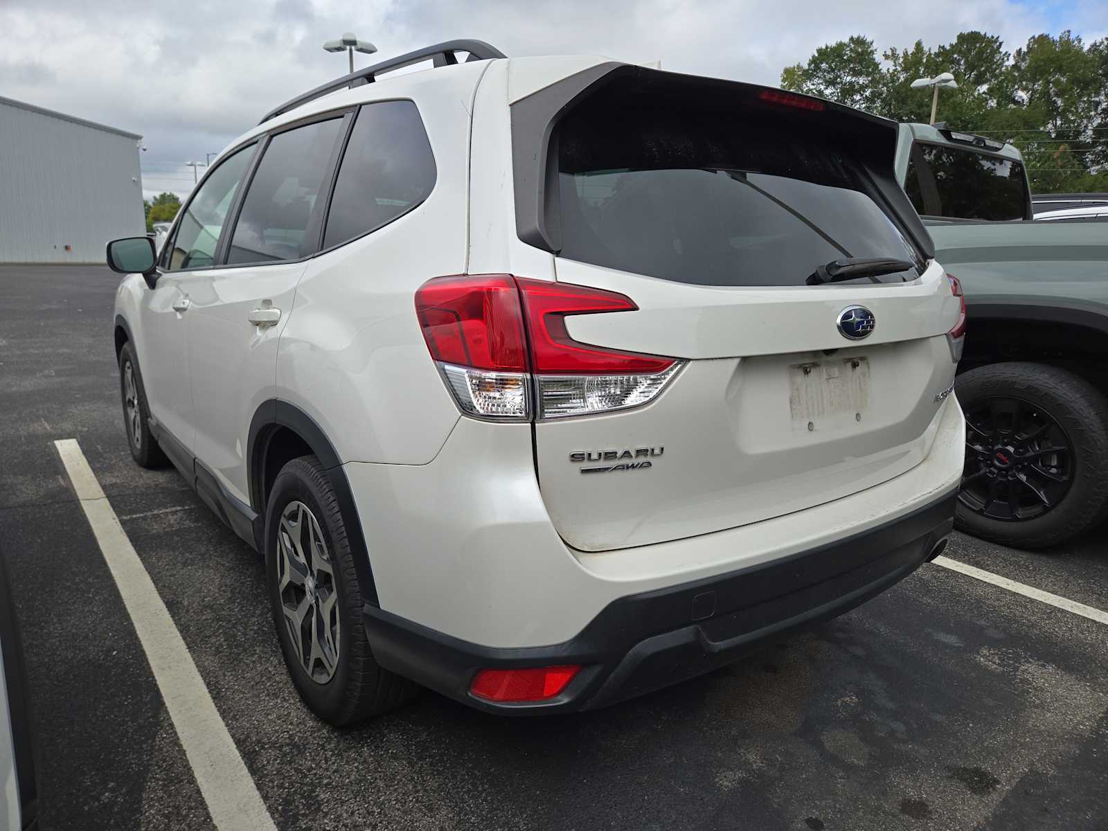 2022 Subaru Forester Premium photo 4