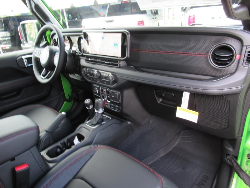 2025 Jeep Wrangler Rubicon photo 11