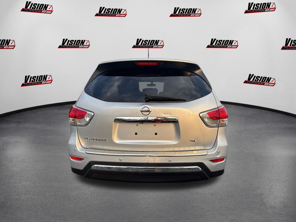 2014 Nissan Pathfinder SL photo 3
