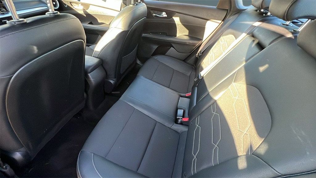 2022 Kia Forte GT-Line photo 6