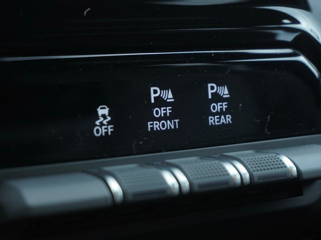 New 2026 Granite Crystal Metallic Clear-Coat Exterior Paint RAM Big Horn Night Edition image 17