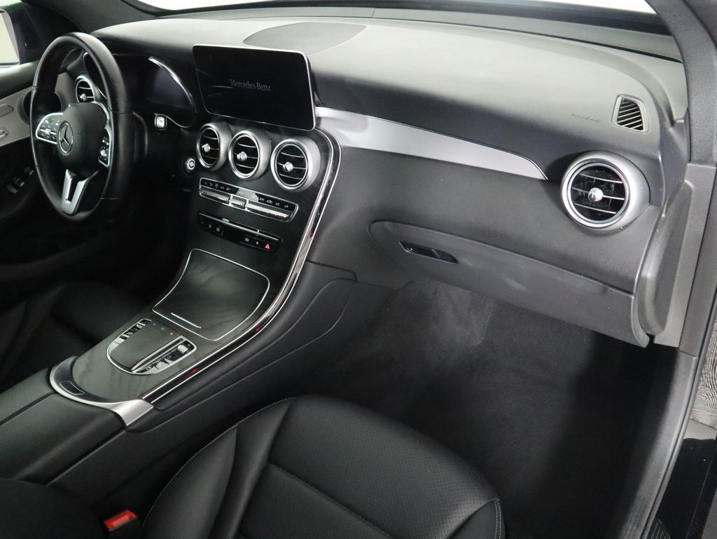 2022 Mercedes Benz GLC 300 S photo 17