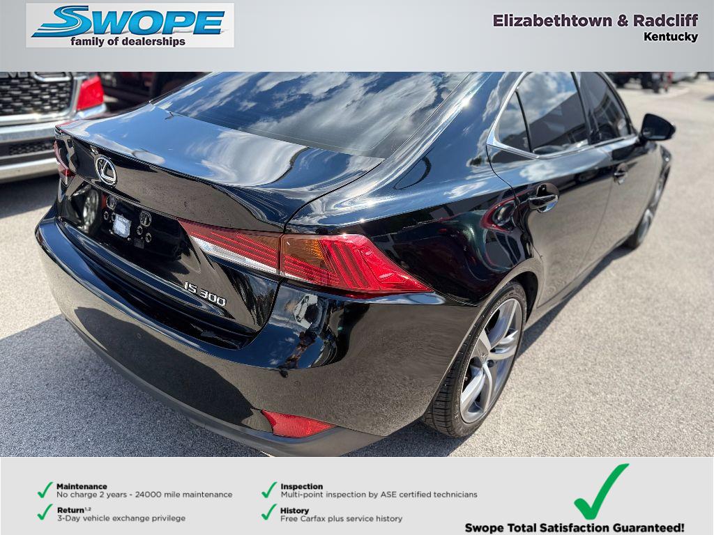 2019 Lexus IS 300 photo 3