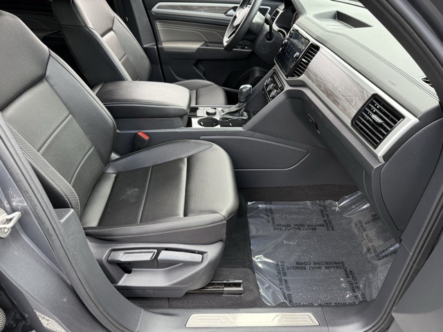 2023 Volkswagen Atlas Cross Sport V6 SE Technology photo 17
