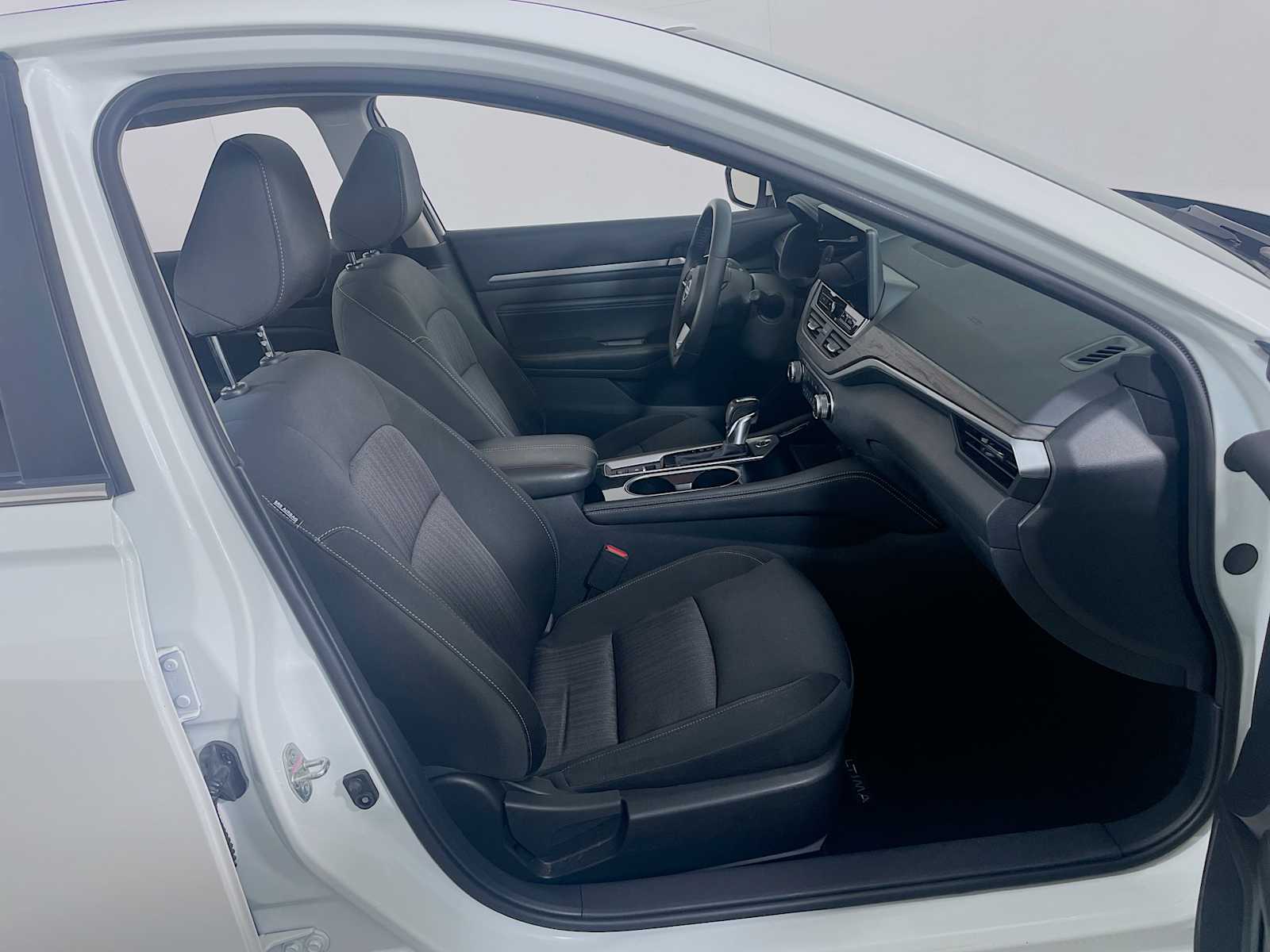 2023 Nissan Altima 2.5 SV photo 26