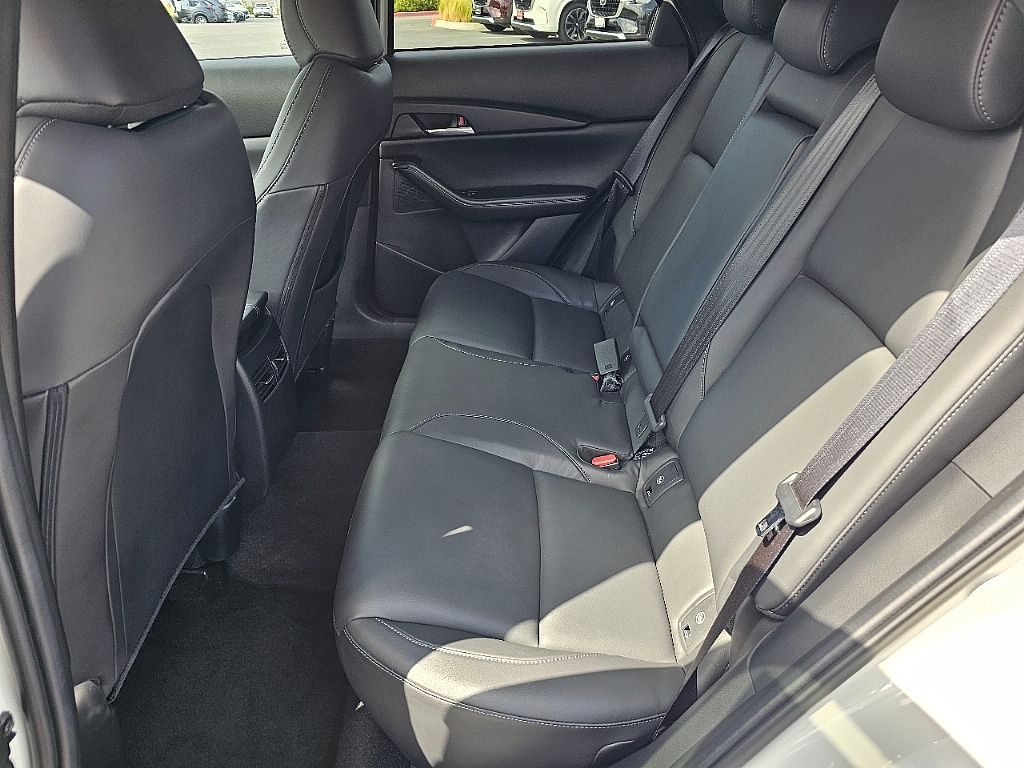 2025 Mazda CX-30 2.5 S Preferred photo 17