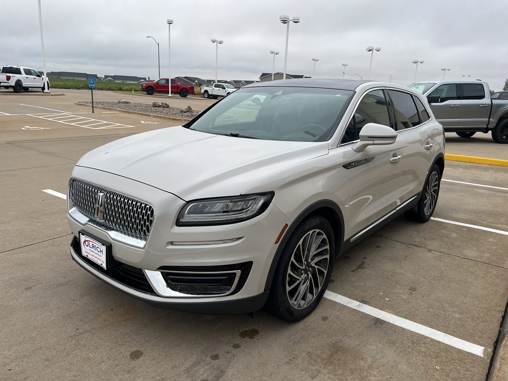 2019 Lincoln Nautilus Reserve photo 2