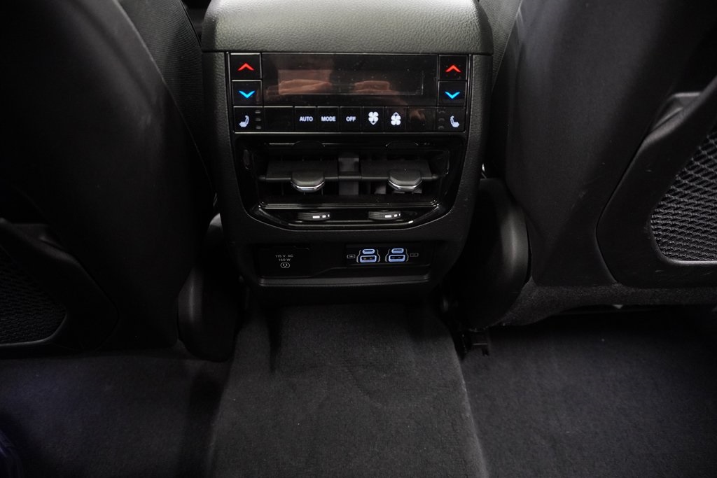 2024 Jeep Grand Cherokee Overland photo 23