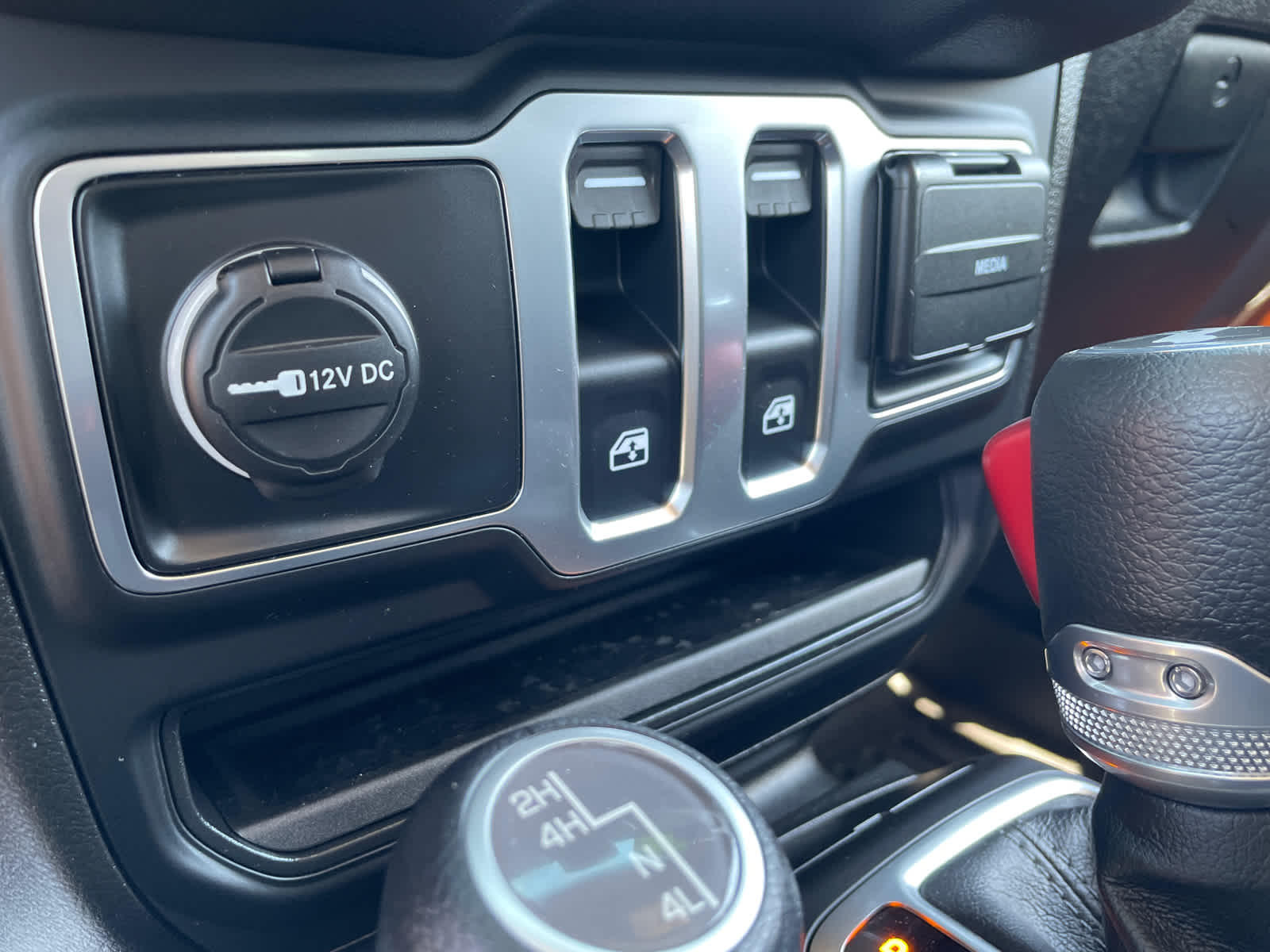 2025 Jeep Wrangler Sport photo 19