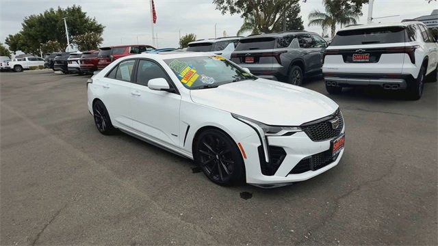 2023 Cadillac CT4 V-Series Blackwing's photo