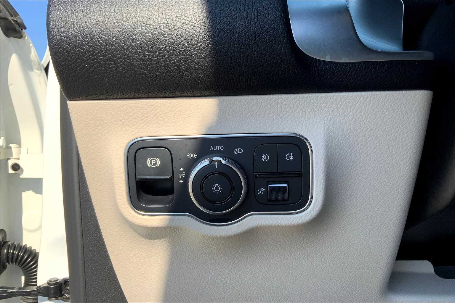 2021 Mercedes Benz GLB 250 photo 32