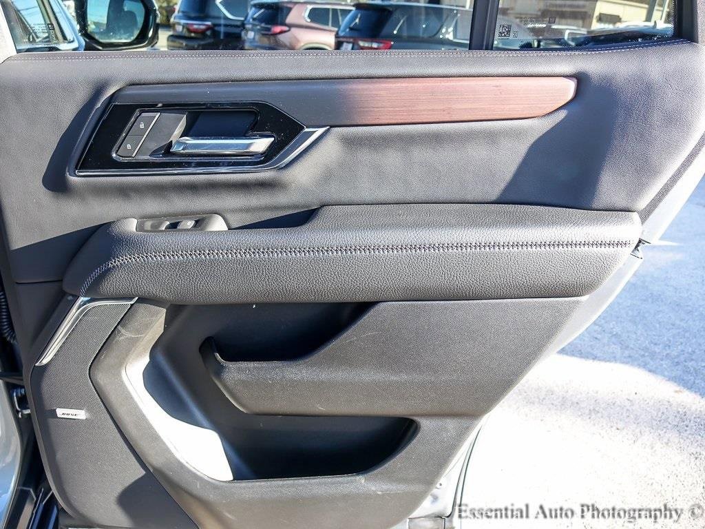 2025 GMC YUKON - Image 27