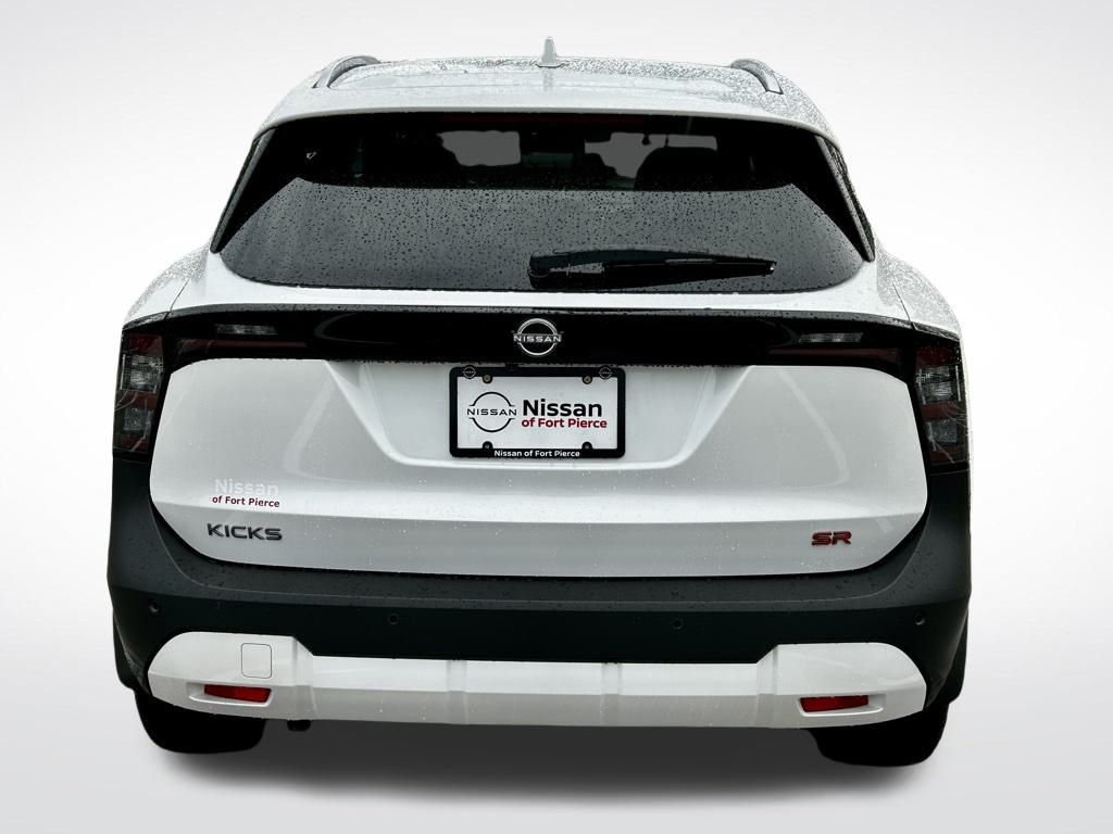 2025 Nissan Kicks SR photo 4