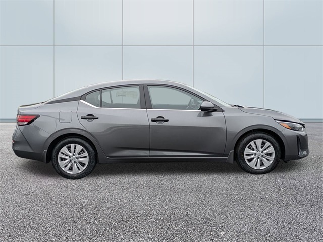 2025 Nissan Sentra S photo 4