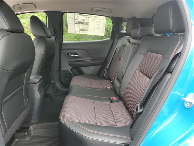 2025 Nissan Kicks SR photo 4