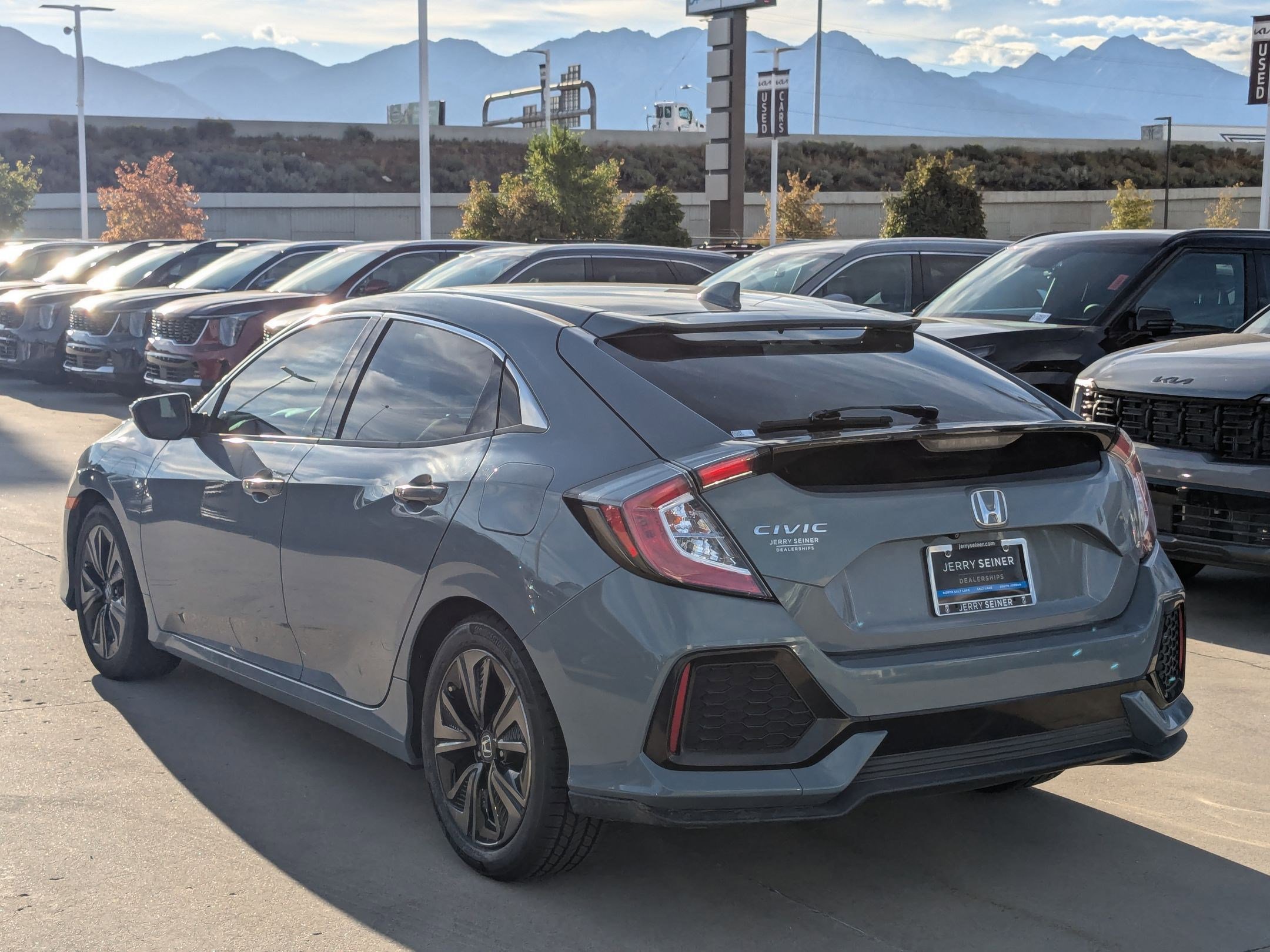 2018 Honda Civic Hatchback EX photo 3