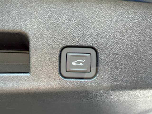 2026 Chevrolet Traverse photo 9