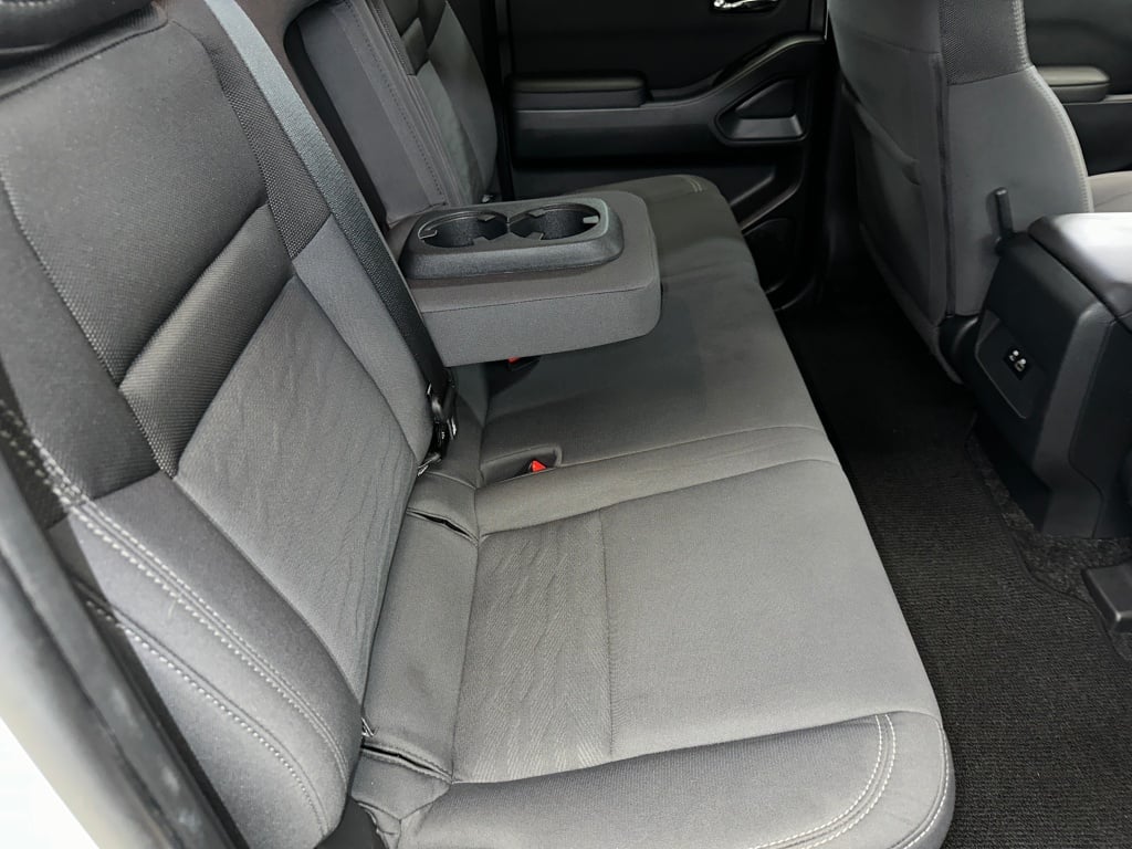 2022 Nissan Frontier SV photo 12