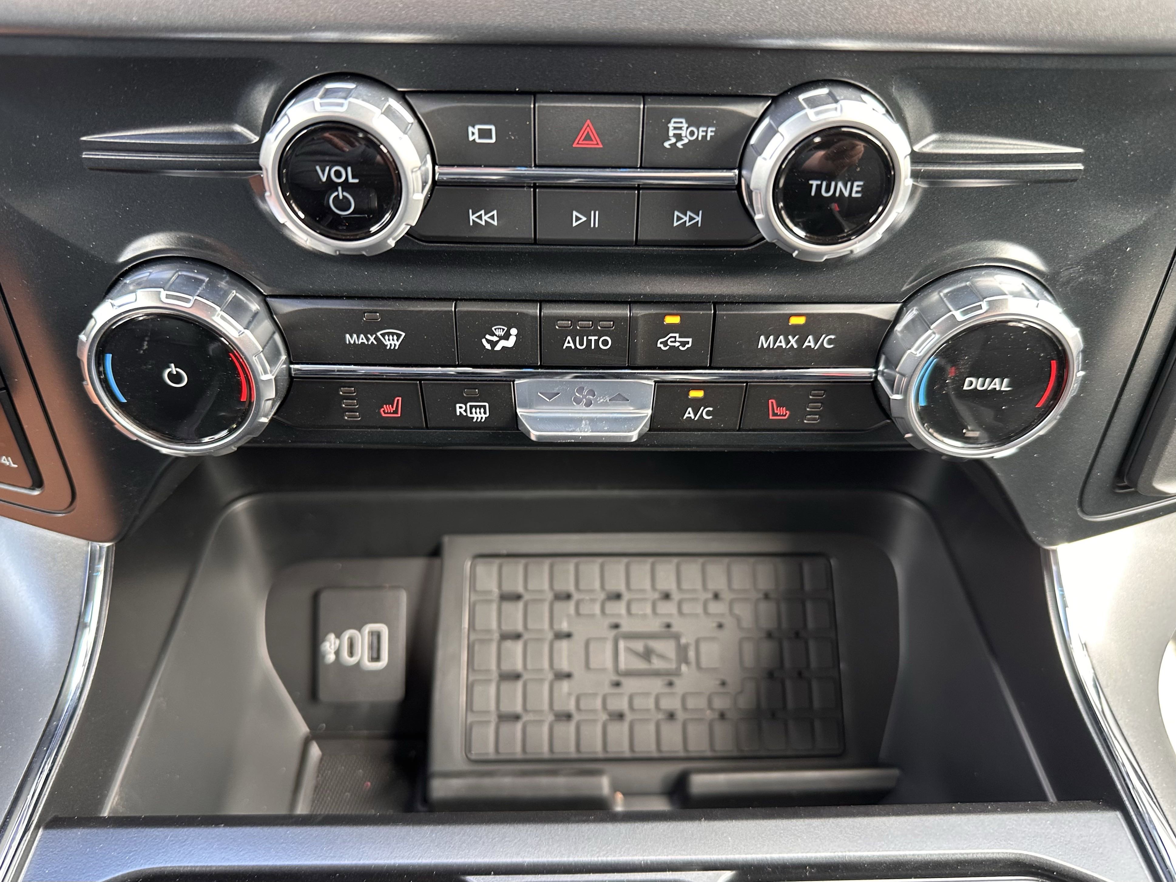 2025 Ford F-150 XLT photo 12