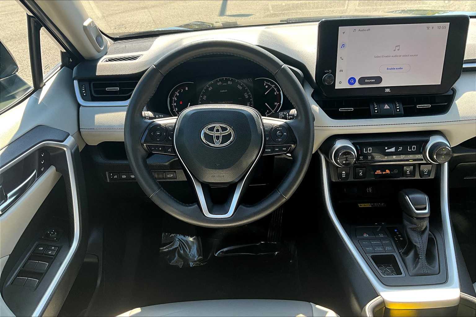 2024 Toyota RAV4 XLE Premium photo 5