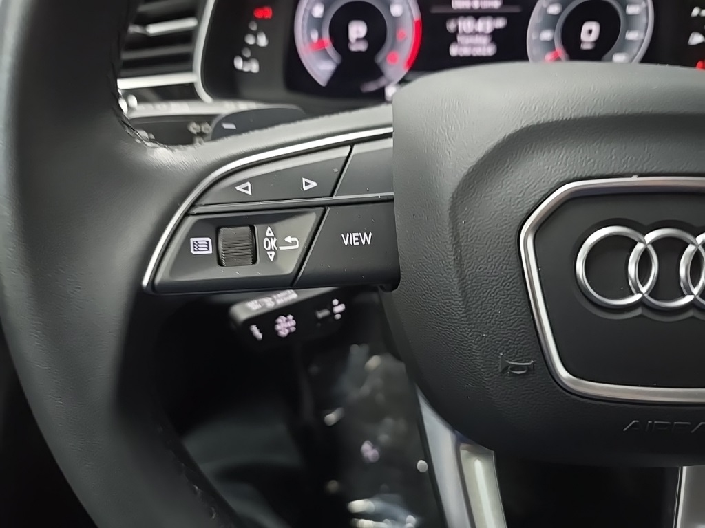 2023 Audi Q7 55 Premium photo 19